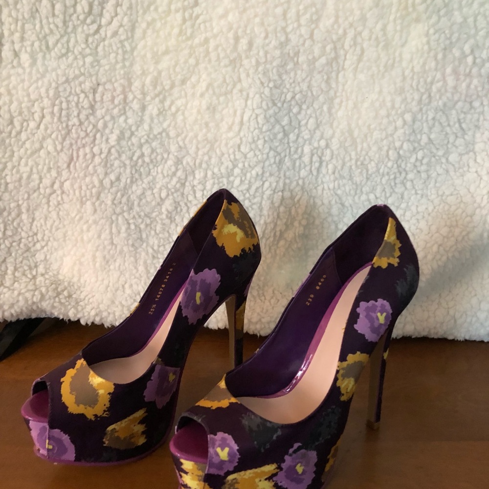 Fabulous Flower print purple 👠